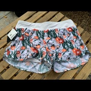 Senita athletics swift shorts 4 in style freesia